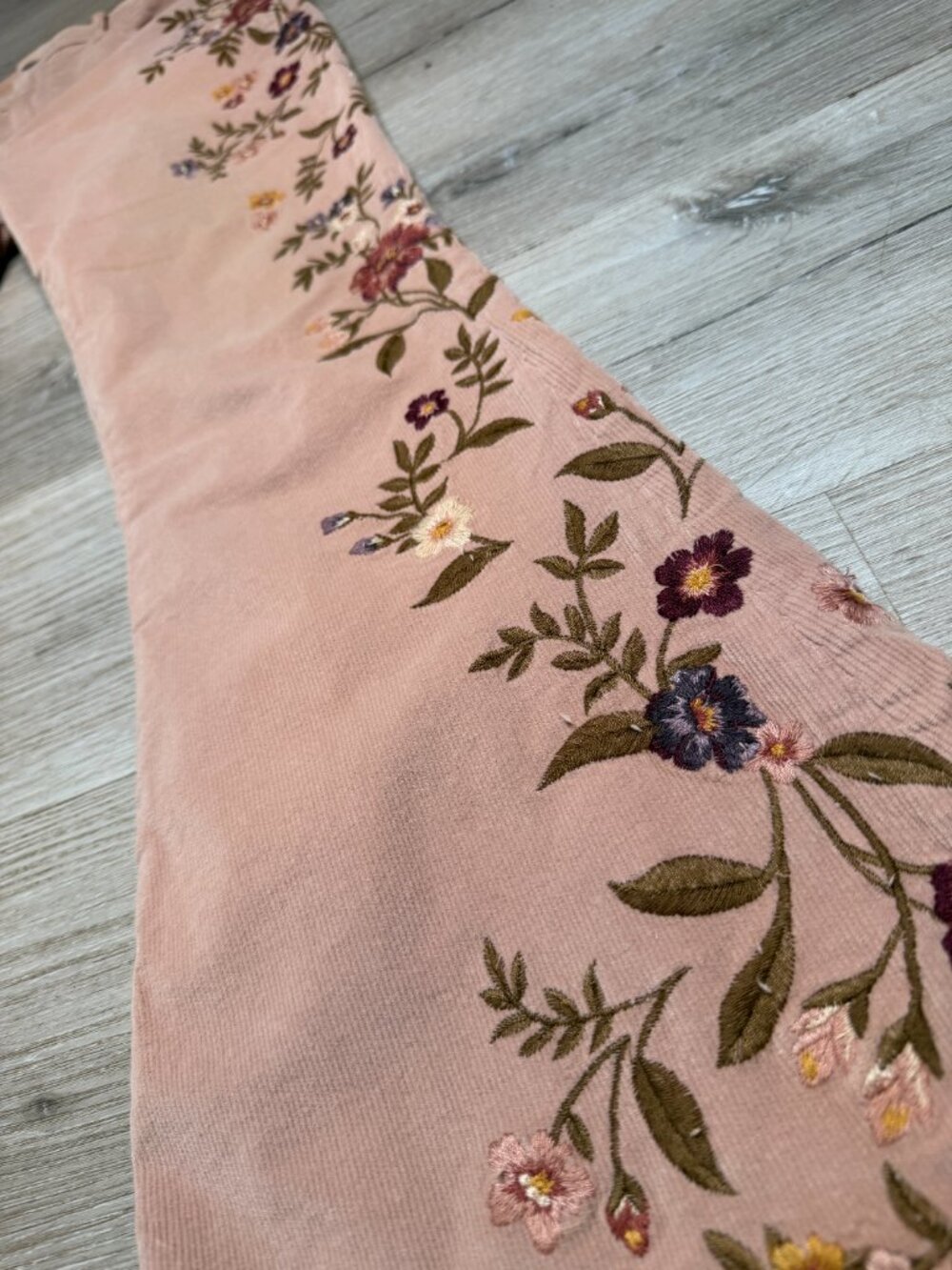 Driftwood Farrah Cord Floral Embroidered Flare Pants Pink Size 28 - Picture 3 of 6